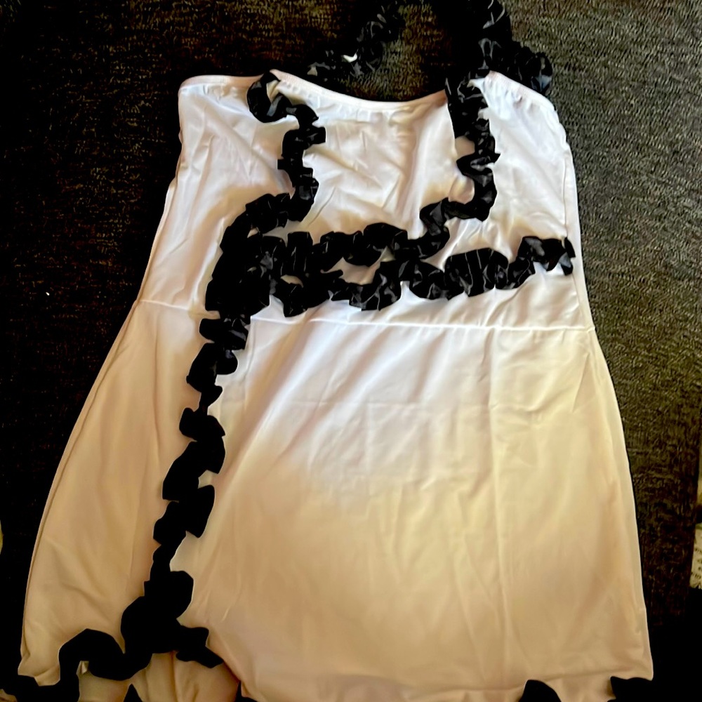 Material cómodo: este camisón de encaje favorecedor